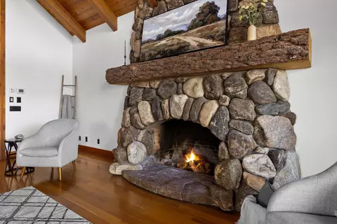 Living - 64155 Hunnell Rd, Bend, OR 97703 photo 1 of 3