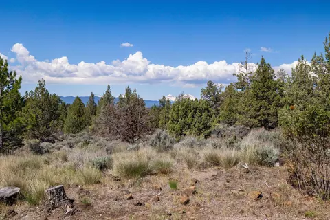 Exterior - 64155 Hunnell Rd, Bend, OR 97703 photo 5 of 28