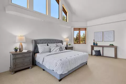 Bedroom - 64155 Hunnell Rd, Bend, OR 97703 photo 1 of 7