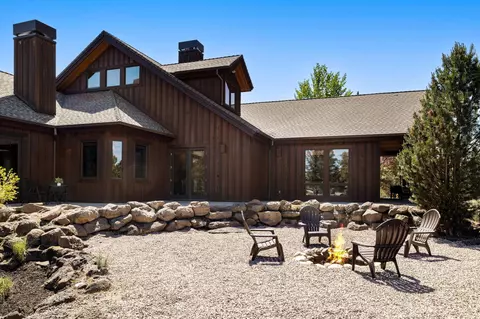 Exterior - 64155 Hunnell Rd, Bend, OR 97703 photo 9 of 28