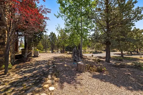 Exterior - 64155 Hunnell Rd, Bend, OR 97703 photo 24 of 28