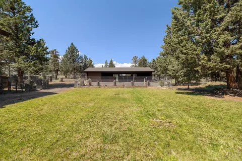 Exterior - 64155 Hunnell Rd, Bend, OR 97703 photo 16 of 28