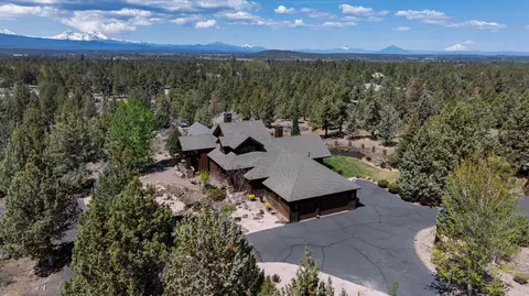 View/Area - 64155 Hunnell Rd, Bend, OR 97703 photo 4 of 7