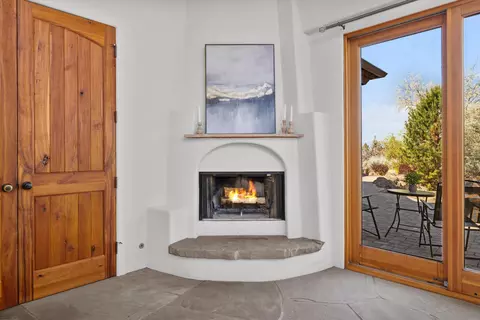 Entry Way - 64155 Hunnell Rd, Bend, OR 97703 photo 3 of 5