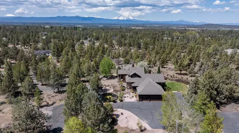 View/Area - 64155 Hunnell Rd, Bend, OR 97703 photo 5 of 7