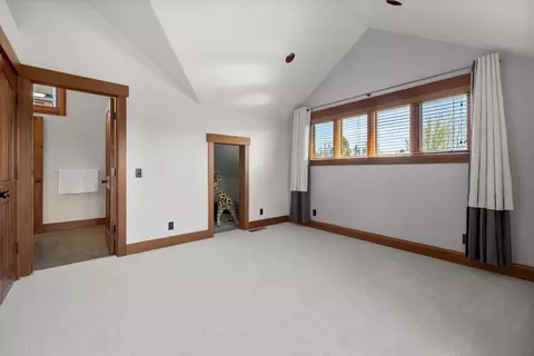 Bedroom - 64155 Hunnell Rd, Bend, OR 97703 photo 4 of 7