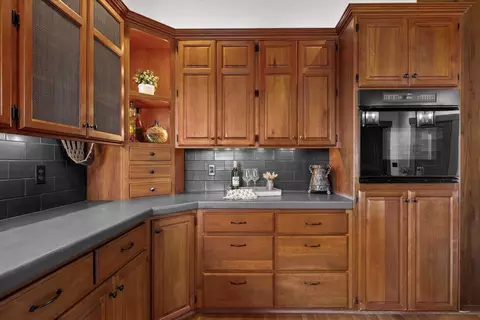 Kitchen - 64155 Hunnell Rd, Bend, OR 97703 photo 6 of 7