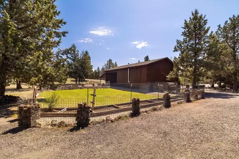 Exterior - 64155 Hunnell Rd, Bend, OR 97703 photo 21 of 28