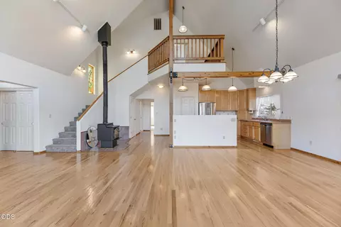 Living - 1050 Humbug Creek Rd, Applegate, OR 97530 photo 2 of 5