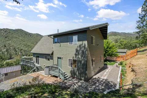 Exterior - 1050 Humbug Creek Rd, Applegate, OR 97530 photo 2 of 12