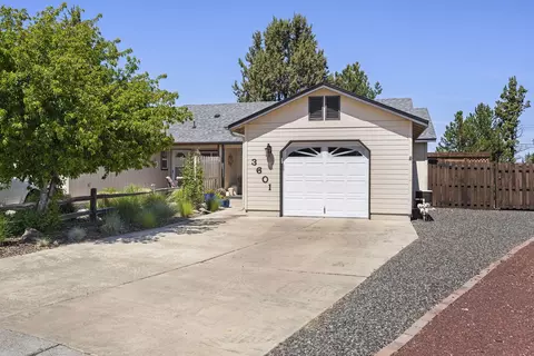 3601 SW Sw Bobby Jones Ct, Redmond, OR 97756