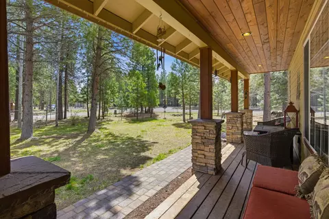 Exterior - 149068 Mabel Dr, La Pine, OR 97739 photo 5 of 17