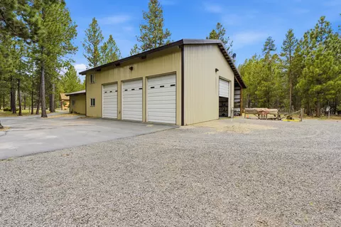 Exterior - 149068 Mabel Dr, La Pine, OR 97739 photo 3 of 17