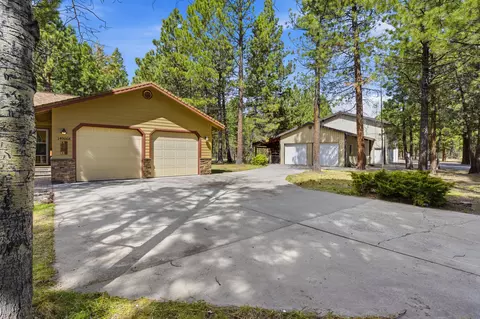 Exterior - 149068 Mabel Dr, La Pine, OR 97739 photo 4 of 17