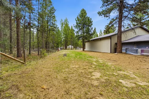 Exterior - 149068 Mabel Dr, La Pine, OR 97739 photo 14 of 17