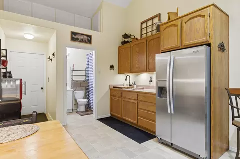 Kitchen - 149068 Mabel Dr, La Pine, OR 97739 photo 3 of 3