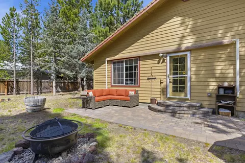 Exterior - 149068 Mabel Dr, La Pine, OR 97739 photo 9 of 17