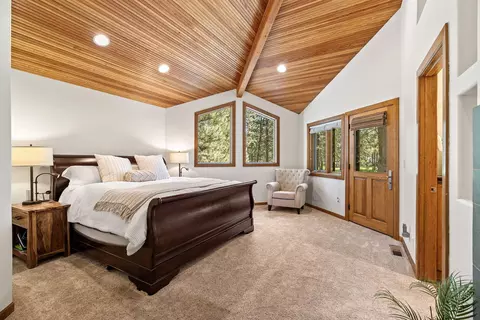 Bedroom - 60766 Golf Village Loop, Bend, OR 97702 photo 1 of 5