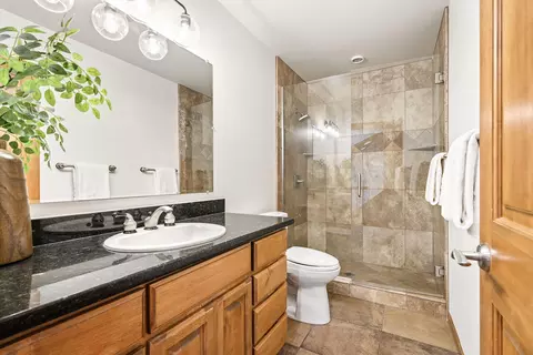 Bath - 60766 Golf Village Loop, Bend, OR 97702 photo 4 of 6