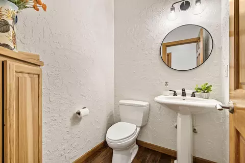Bath - 60766 Golf Village Loop, Bend, OR 97702 photo 6 of 6
