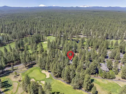 View/Area - 60766 Golf Village Loop, Bend, OR 97702 photo 5 of 8