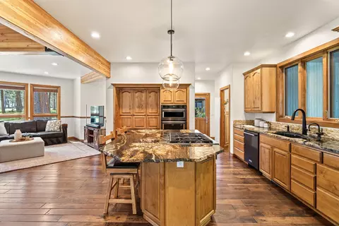 Kitchen - 60766 Golf Village Loop, Bend, OR 97702 photo 2 of 4