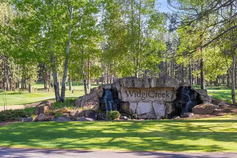 View/Area - 60766 Golf Village Loop, Bend, OR 97702 photo 2 of 8