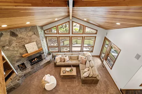 Living - 60766 Golf Village Loop, Bend, OR 97702 photo 5 of 5