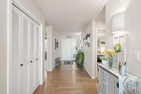 Entry Way - 1008 Azure Way, Eagle Point, OR 97524 photo 2 of 2