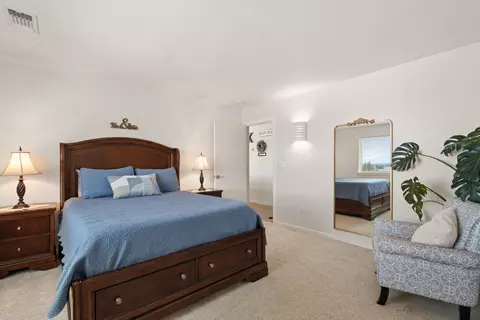 Bedroom - 1008 Azure Way, Eagle Point, OR 97524 photo 1 of 5