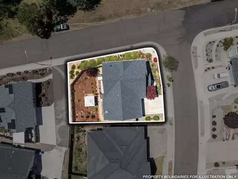 View/Area - 1008 Azure Way, Eagle Point, OR 97524 photo 16 of 18