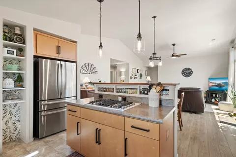 Kitchen - 1008 Azure Way, Eagle Point, OR 97524 photo 1 of 3