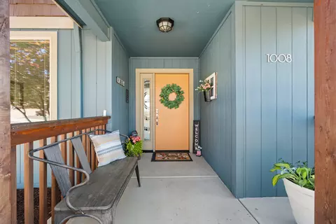 Entry Way - 1008 Azure Way, Eagle Point, OR 97524 photo 1 of 2