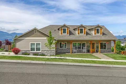 4432 Vista Pointe Dr, Medford, OR 97504