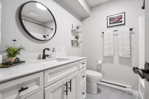 Bath - 21837 Repine Dr, Bend, OR 97701 photo 2 of 3