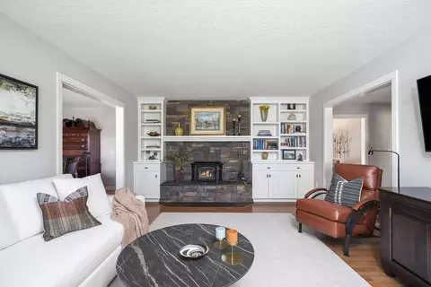 Living - 21837 Repine Dr, Bend, OR 97701 photo 2 of 3