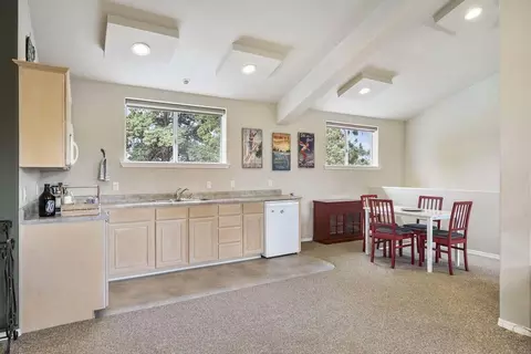 Kitchen - 21837 Repine Dr, Bend, OR 97701 photo 5 of 5