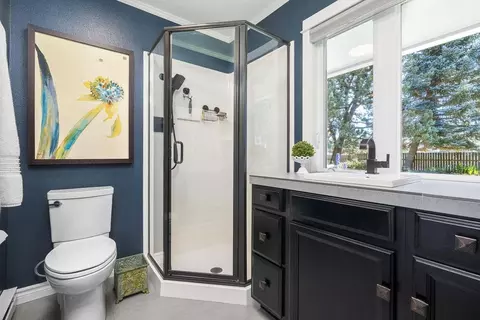 Bath - 21837 Repine Dr, Bend, OR 97701 photo 1 of 3