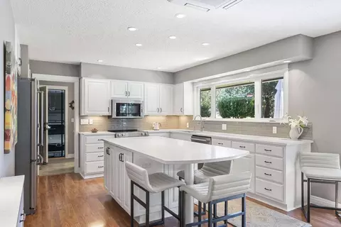 Kitchen - 21837 Repine Dr, Bend, OR 97701 photo 4 of 5