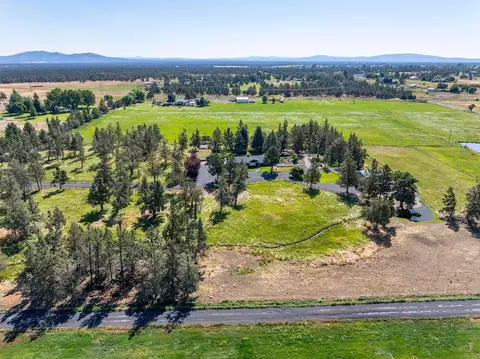 View/Area - 21837 Repine Dr, Bend, OR 97701 photo 3 of 6
