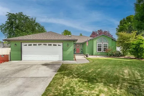 1841 Cascadia Cir, Medford, OR 97504