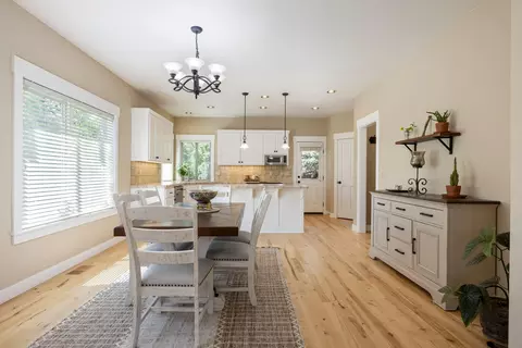 Dining - 61433 Linton Loop, Bend, OR 97702 photo 1 of 2