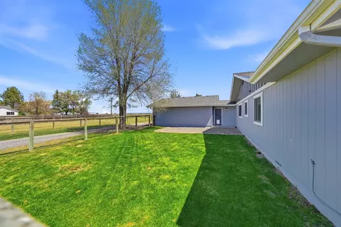 Exterior - 26345 Walker Rd, Bend, OR 97701 photo 7 of 19