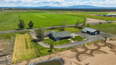 View/Area - 26345 Walker Rd, Bend, OR 97701 photo 15 of 17