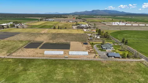 View/Area - 26345 Walker Rd, Bend, OR 97701 photo 5 of 17