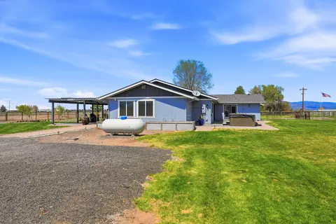 Exterior - 26345 Walker Rd, Bend, OR 97701 photo 16 of 19