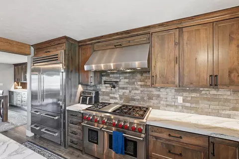 Kitchen - 26345 Walker Rd, Bend, OR 97701 photo 6 of 7