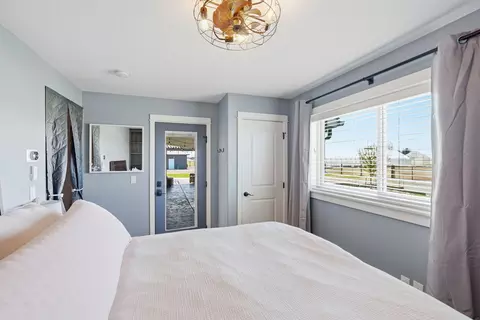 Bedroom - 26345 Walker Rd, Bend, OR 97701 photo 6 of 8