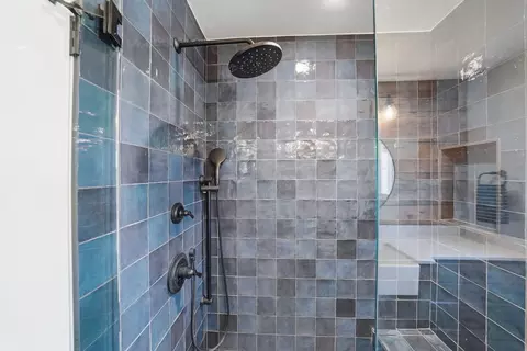 Bath - 26345 Walker Rd, Bend, OR 97701 photo 5 of 5