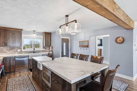 Kitchen - 26345 Walker Rd, Bend, OR 97701 photo 2 of 7
